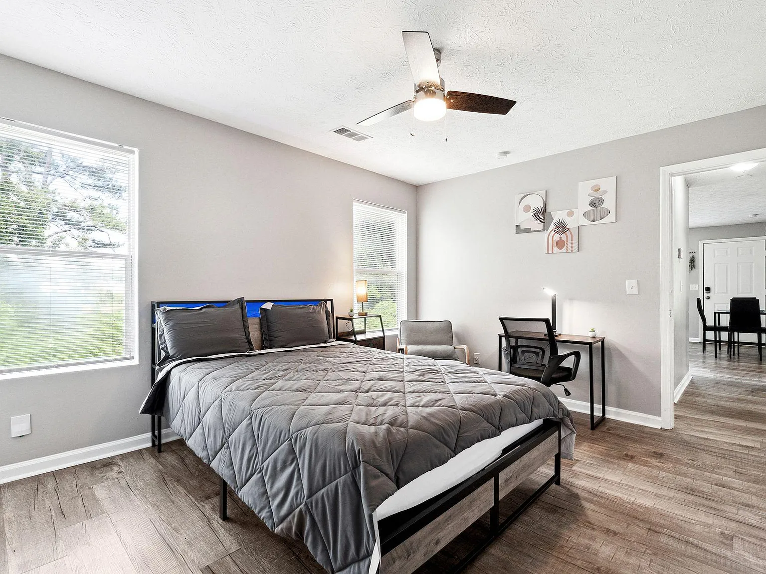 1 bed, 1050 sqft, $804 — Photo 2