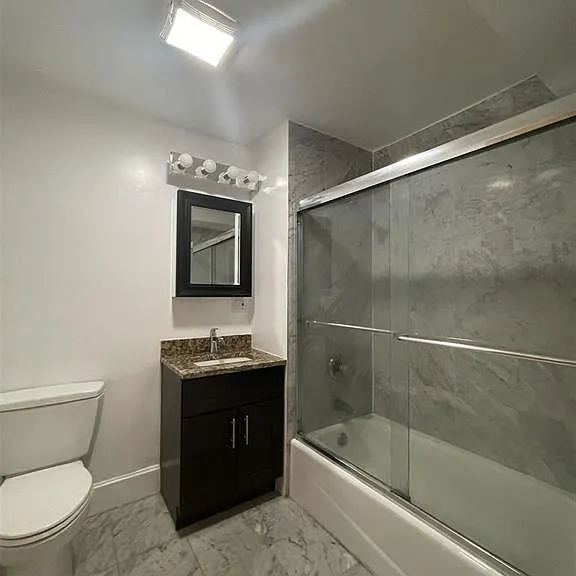 204 Christopher Columbus Dr #1 — Photo 11