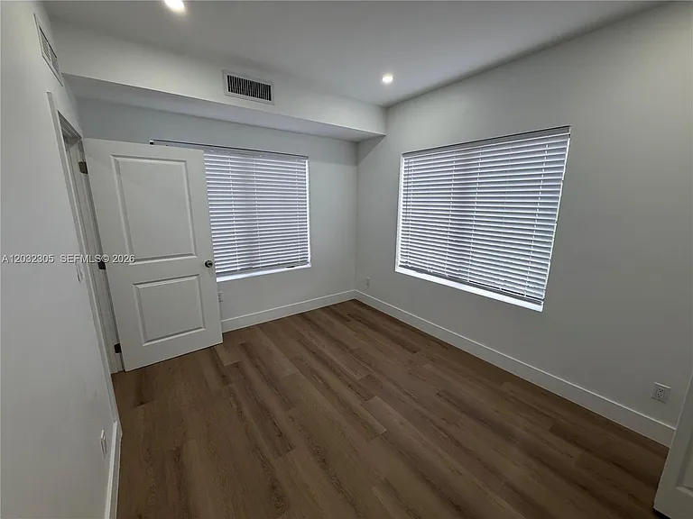1619 Jefferson Ave #102 — Photo 6