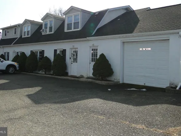 650 E Broad St, Quakertown, PA 18951