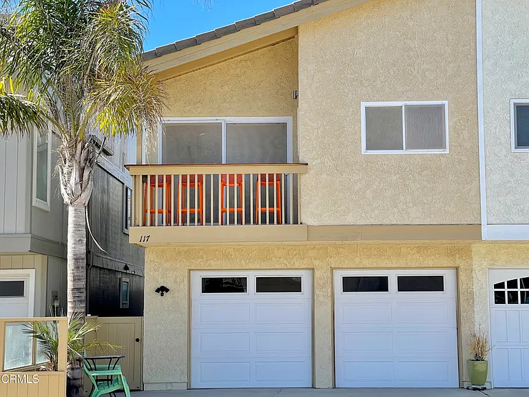 117 La Brea St — Photo 36