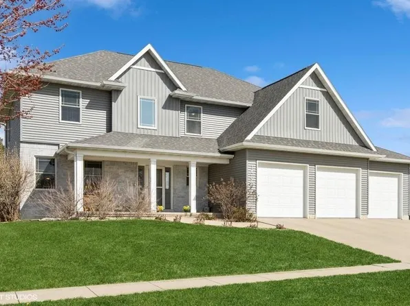 1590 Otter Ln, North Liberty, IA 52317