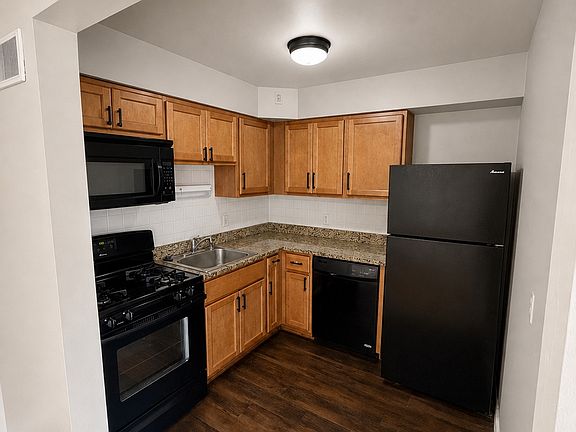 4th image of 7865 Big Bend Blvd #B