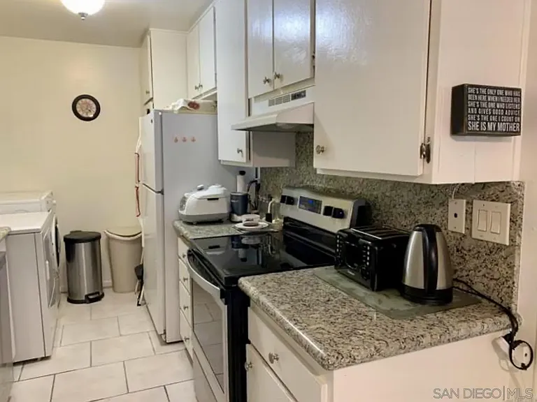 9838 Caminito Bolsa — Photo 5