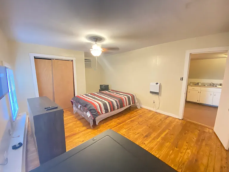 2411 Forrest Ave #2 — Photo 5