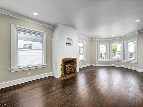 4th image of 2025 W 91st St