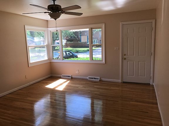 4th image of 3007 Sussex Ave
