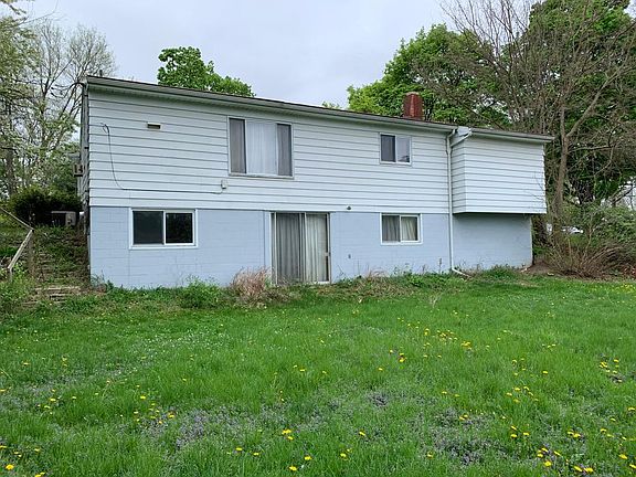 3rd image of 2933 Tulane Dr