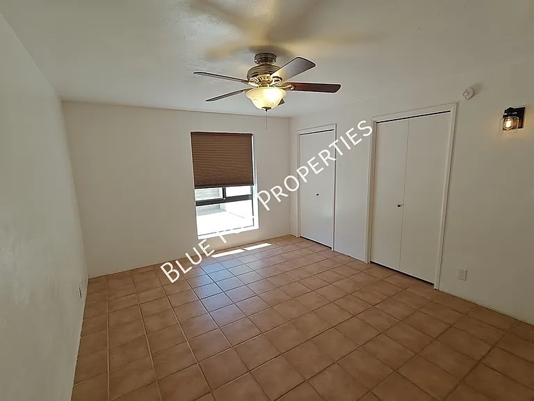 2781 W Calle Carapan — Photo 18