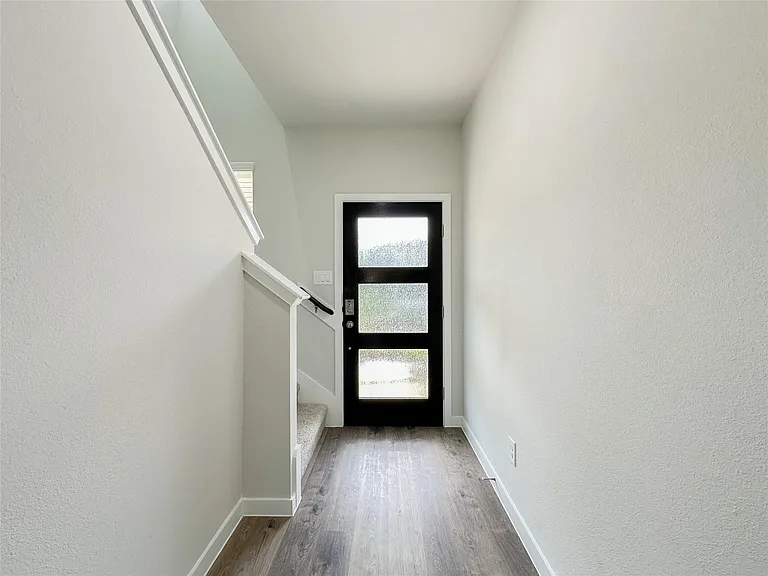 7806 Alset Dr — Photo 3