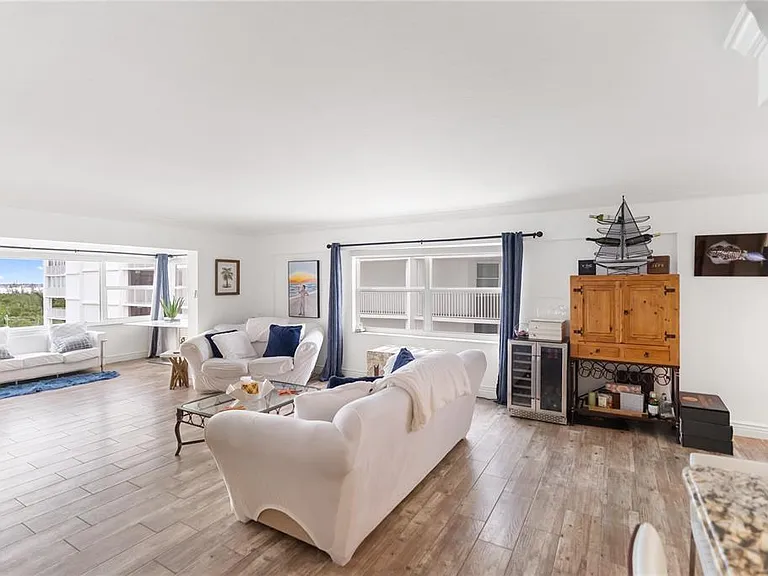 1750 Benjamin Franklin Dr #6G — Photo 34
