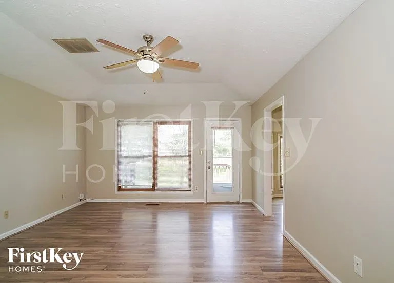 16 Wildwood Ct — Photo 3