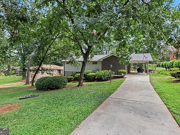 4th image of 2213 Doris Dr