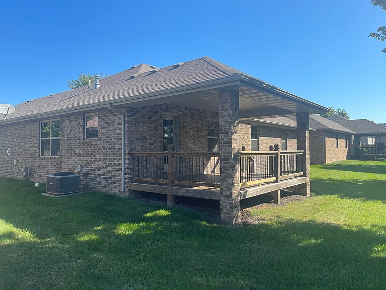 776 E Ozark Jubilee Dr — Photo 3