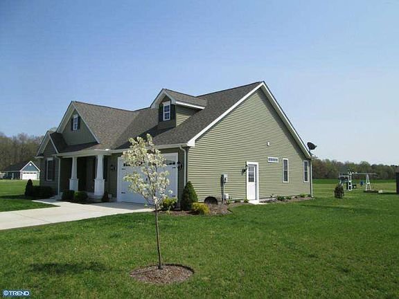 4th image of 94 McEwen Dr