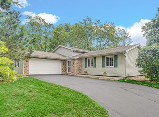 104 Fordwick Ln, Valparaiso, IN 46383