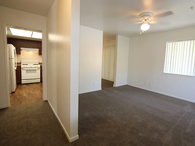 Mira Mesa Ridge - Military Housing — Photo 4