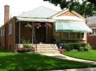 8921 S Clyde Ave, Chicago, IL 60617