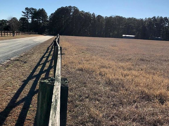 2nd image of 174 Horse Pen Ln
