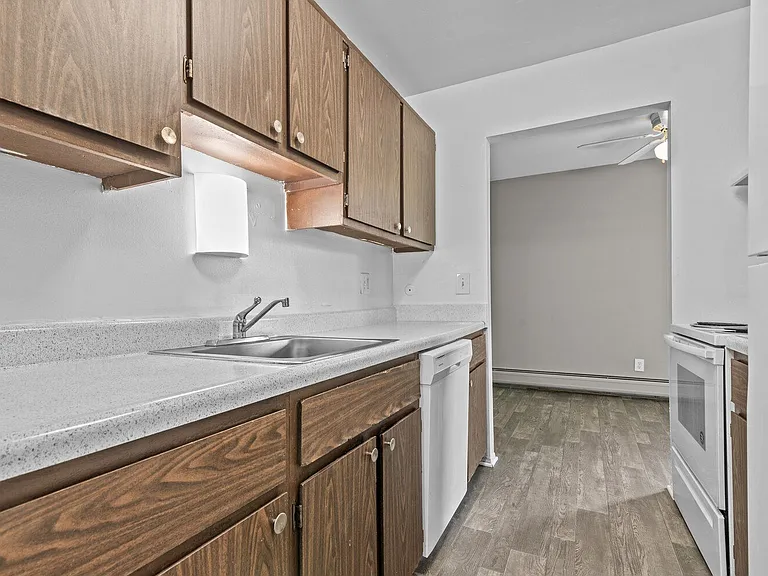 Macomb Manor - Roseville, MI — Photo 19