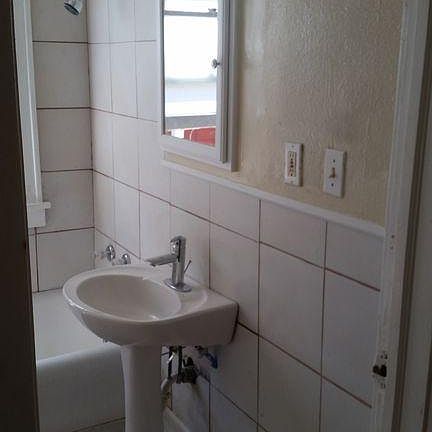 3rd image of 5707 Woodland Ave
