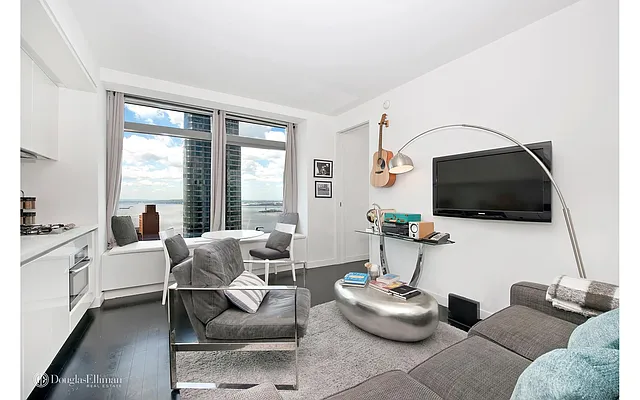 Rented by Douglas Elliman | media 33