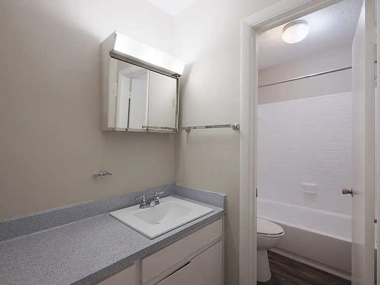 Hampton Hall | Comfort, Convenience, & Community All In One — Photo 109