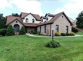 115 Candlewyck Dr, Hurricane, WV 25526