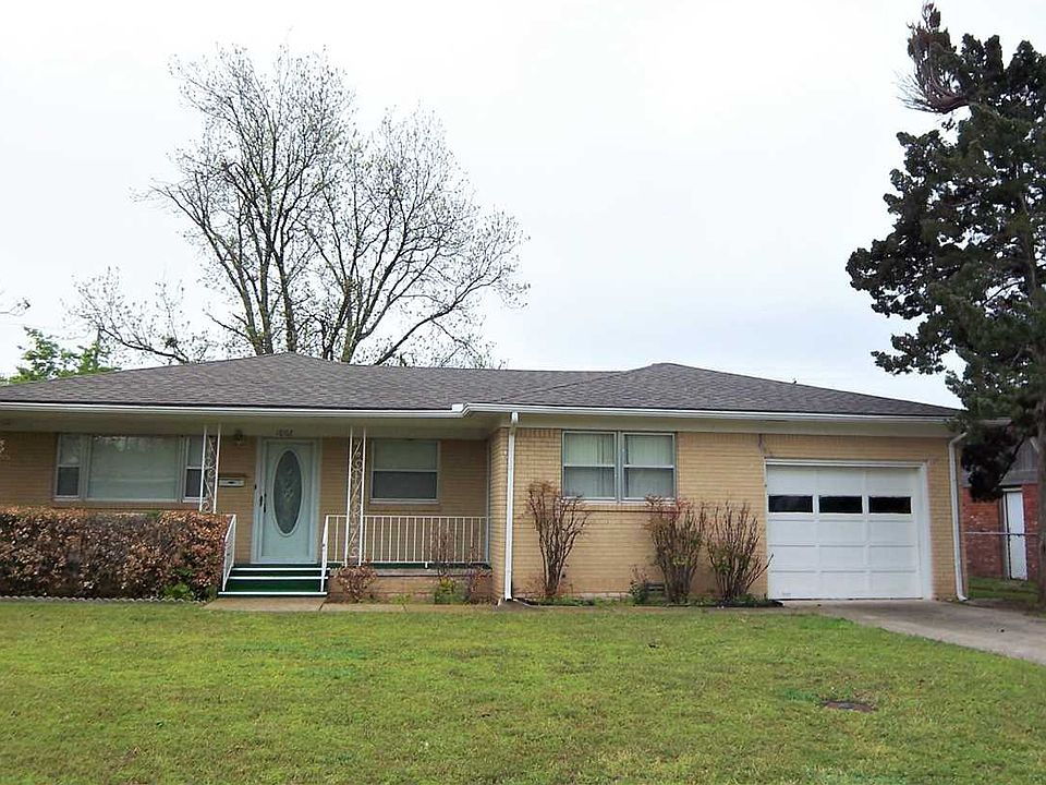 2nd image of 1002 N Whisenant Dr