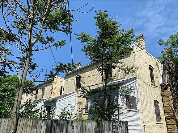 4th image of 18 Lexington Ave
