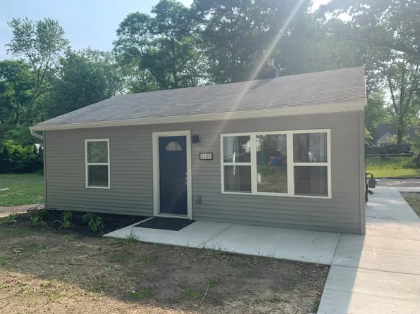 3101 Silverberry St, Commerce Township, MI 48382