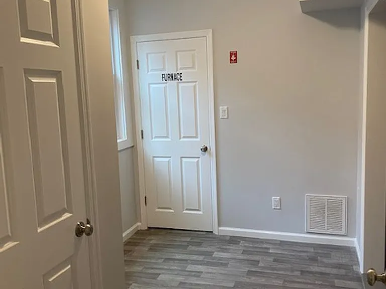 165 E Main St — Photo 15