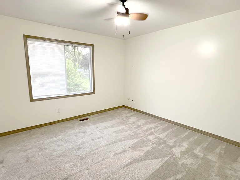 7694 Dunmore Rd — Photo 6