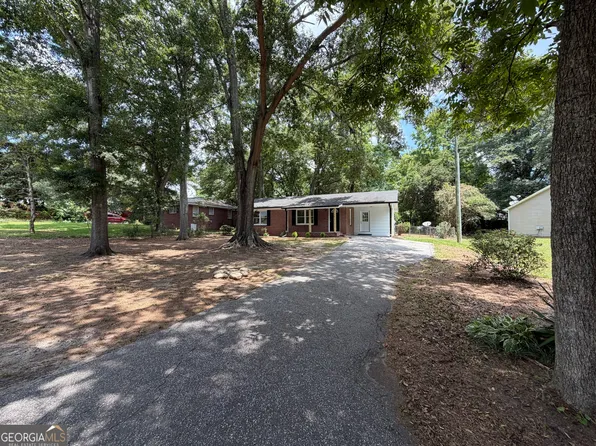 135 Martha St, Winder, GA 30680