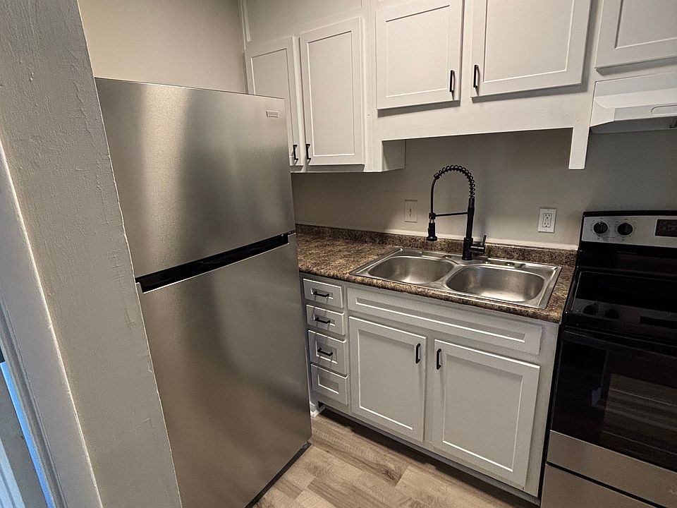 1st image of 4009 Eunice St SW #5ffea6b3b