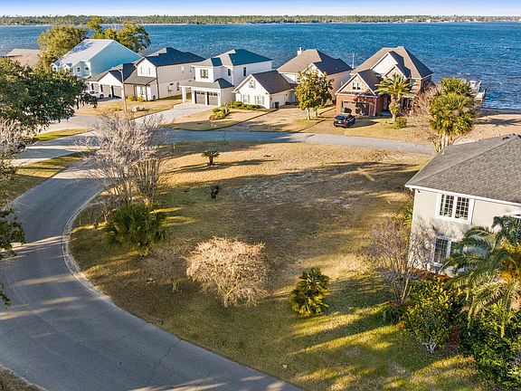 3rd image of 1828 Country Club Dr
