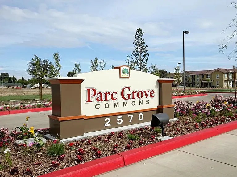 Parc Grove Commons — Photo 18