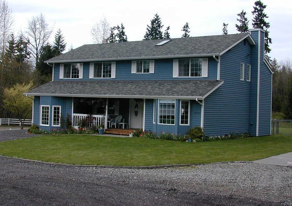 Custom 2 story home built in 1985