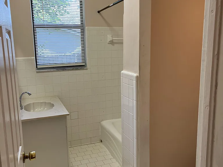 5105 Hollycrest Dr — Photo 6