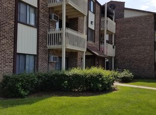 2268 Nichols Rd APT D, Arlington Heights, IL 60004