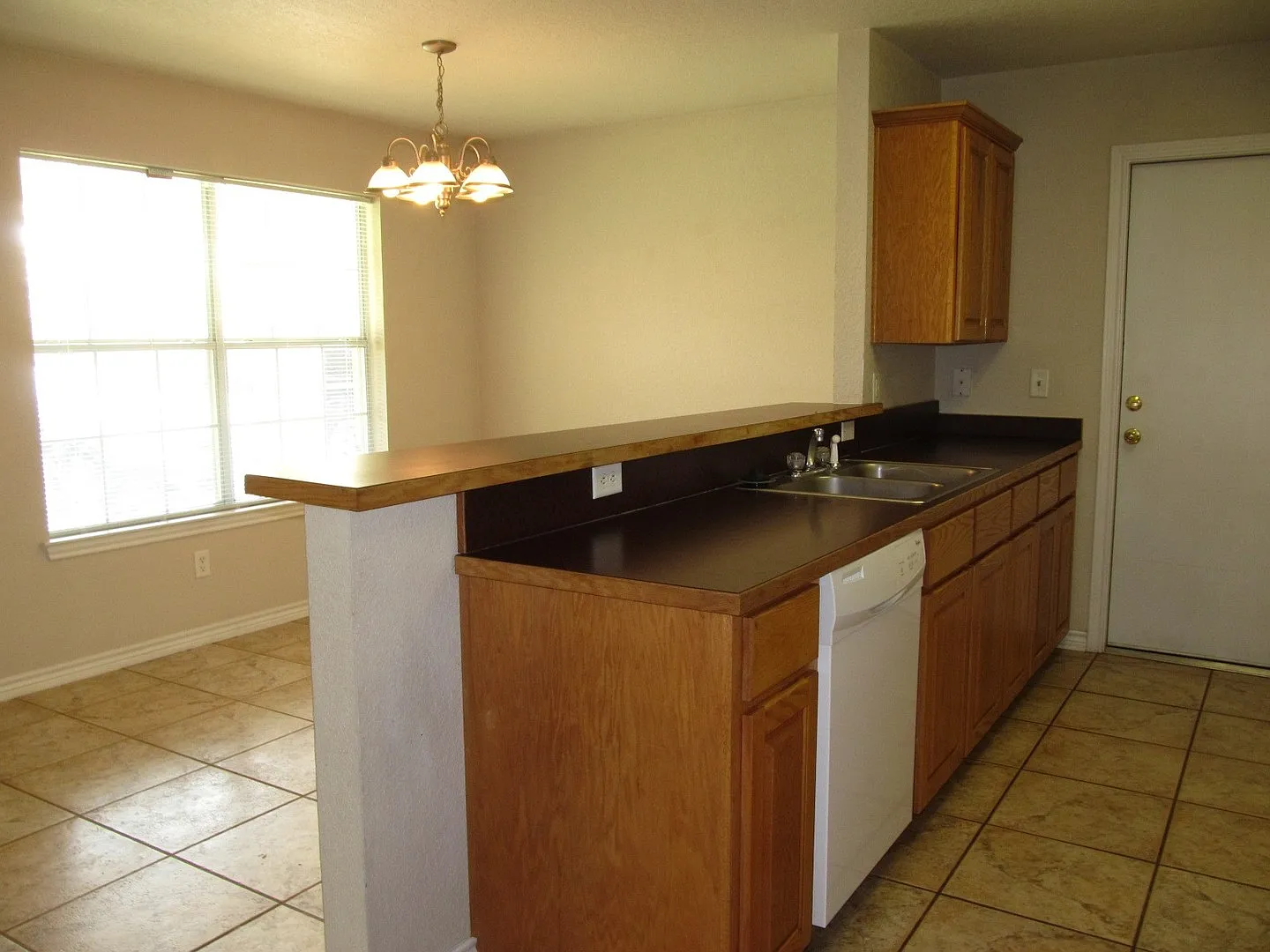 2 Bedroom, Salado Isd — Photo 3