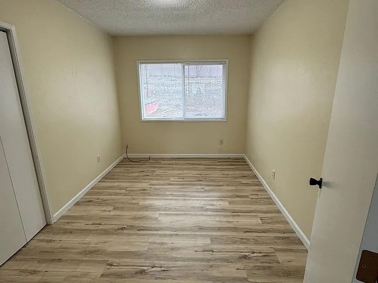 6407 Harvey Dr #B — Photo 4