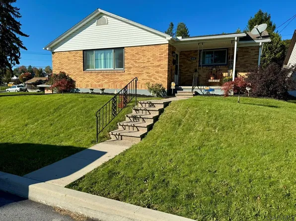 415 W Triumph St, Ebensburg, PA 15931