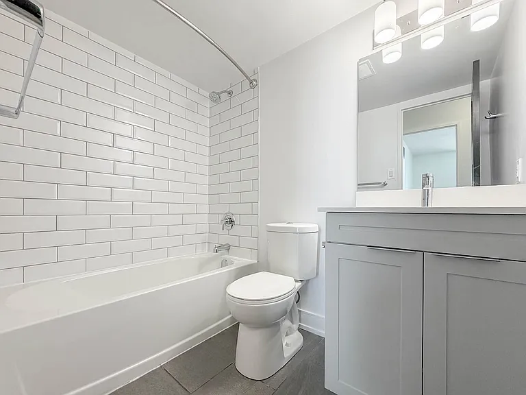 15 Eva Rd — Photo 8