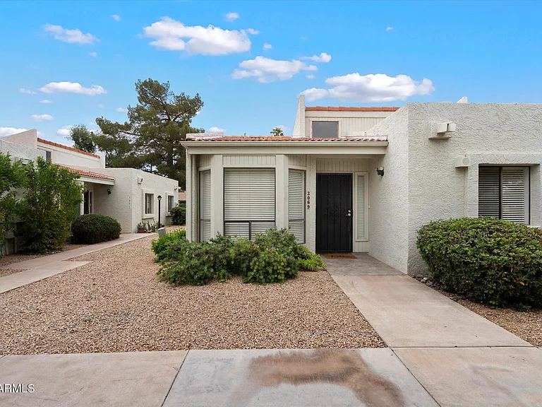 3069 E Cannon Dr — Photo 2