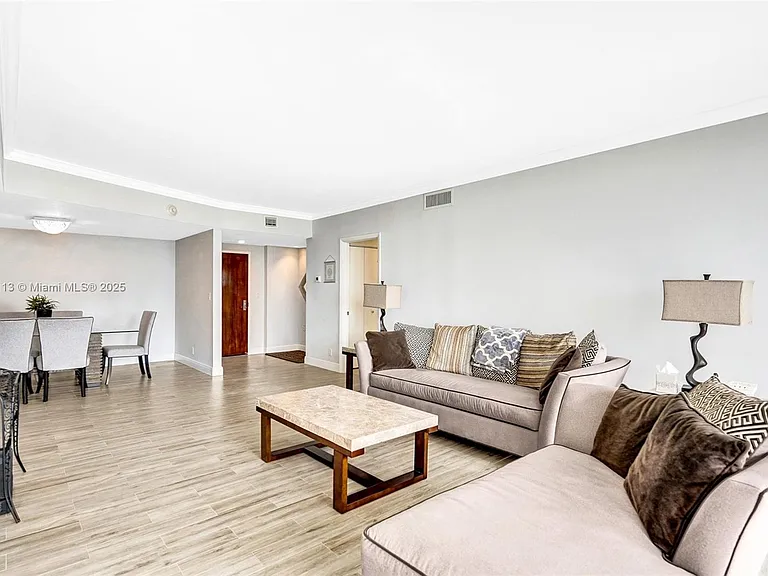 3000 Island Blvd #903 — Photo 16