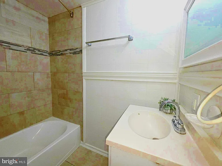 7316 Donnell Pl #B-2 — Photo 18