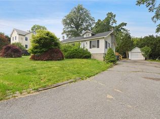 4 Bridge Ln, Yorktown Heights, NY 10598