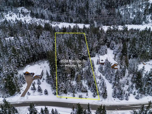 9024 Riverside Dr, Squamish Lillooet, BC V8E 1M1