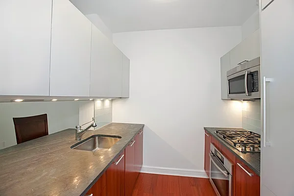 Rented by Douglas Elliman | media 14